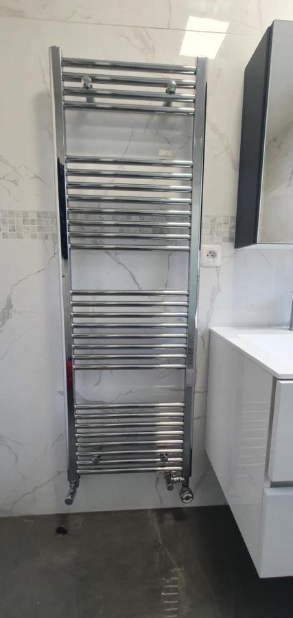 Location 3 Chambres Spacieuses Dans Appartment 2 Mn Rer Bussy Saint Georges Esterno foto