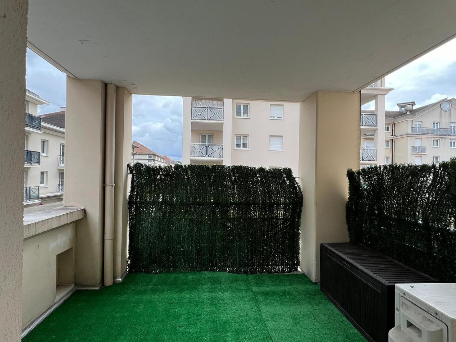 Location 3 Chambres Spacieuses Dans Appartment 2 Mn Rer Bussy Saint Georges Esterno foto