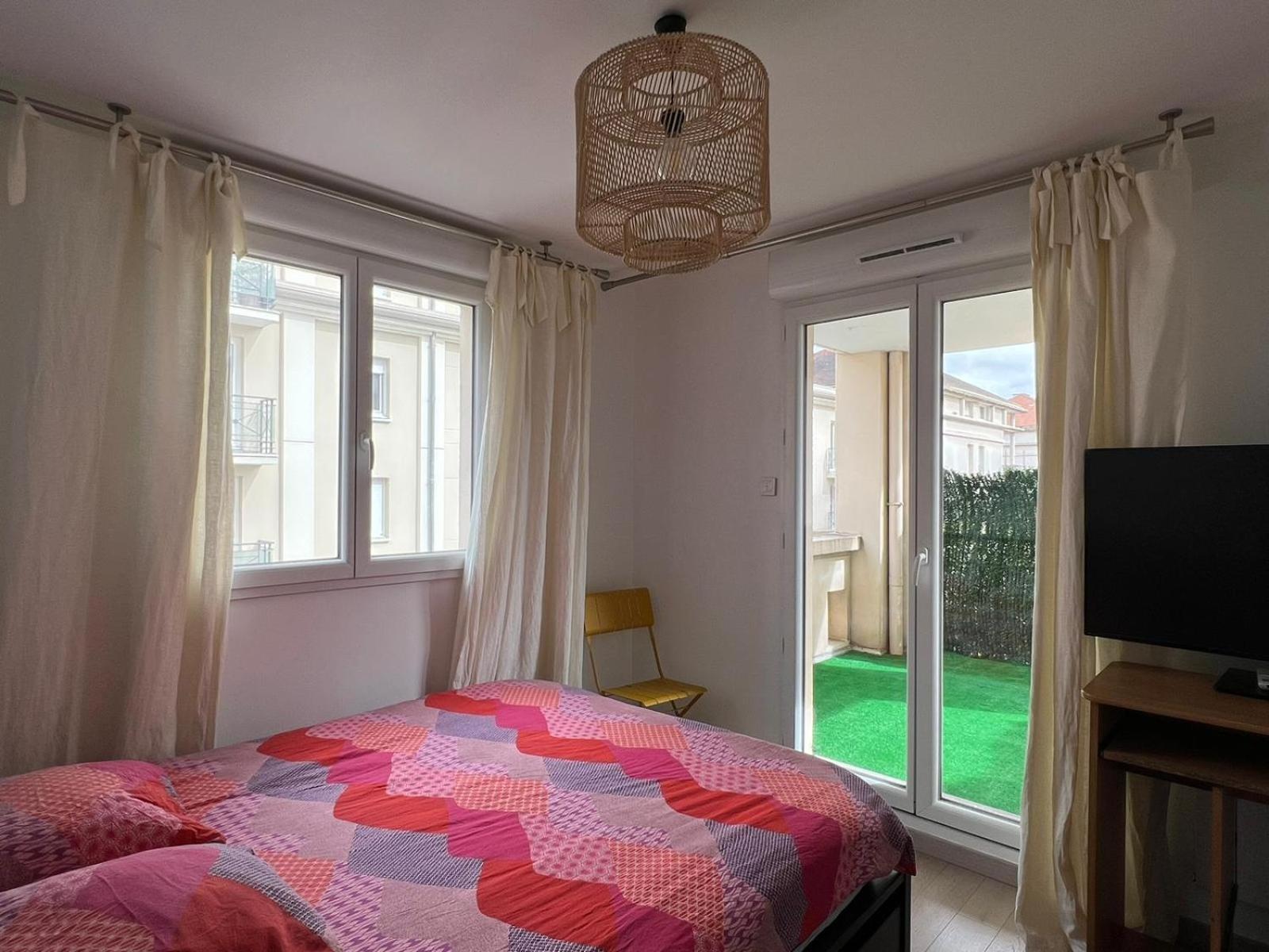 Location 3 Chambres Spacieuses Dans Appartment 2 Mn Rer Bussy Saint Georges Esterno foto